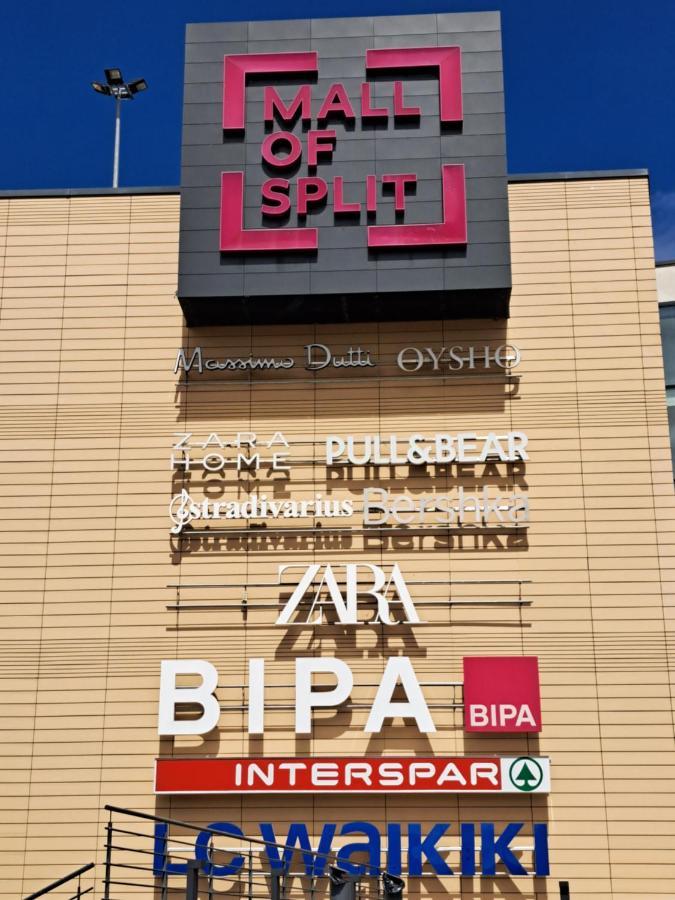Mariposa, Apartment With Balcony, Private Parking In The Garage, Near The Biggest Shopping Center Mall Of 斯普利特 外观 照片