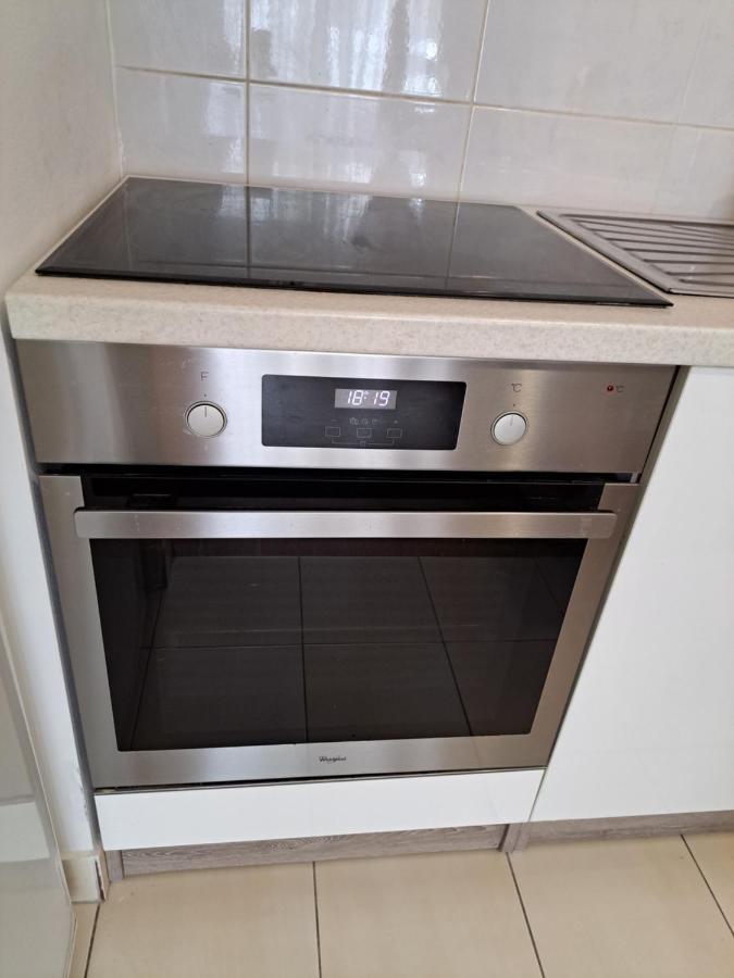 Mariposa, Apartment With Balcony, Private Parking In The Garage, Near The Biggest Shopping Center Mall Of 斯普利特 外观 照片