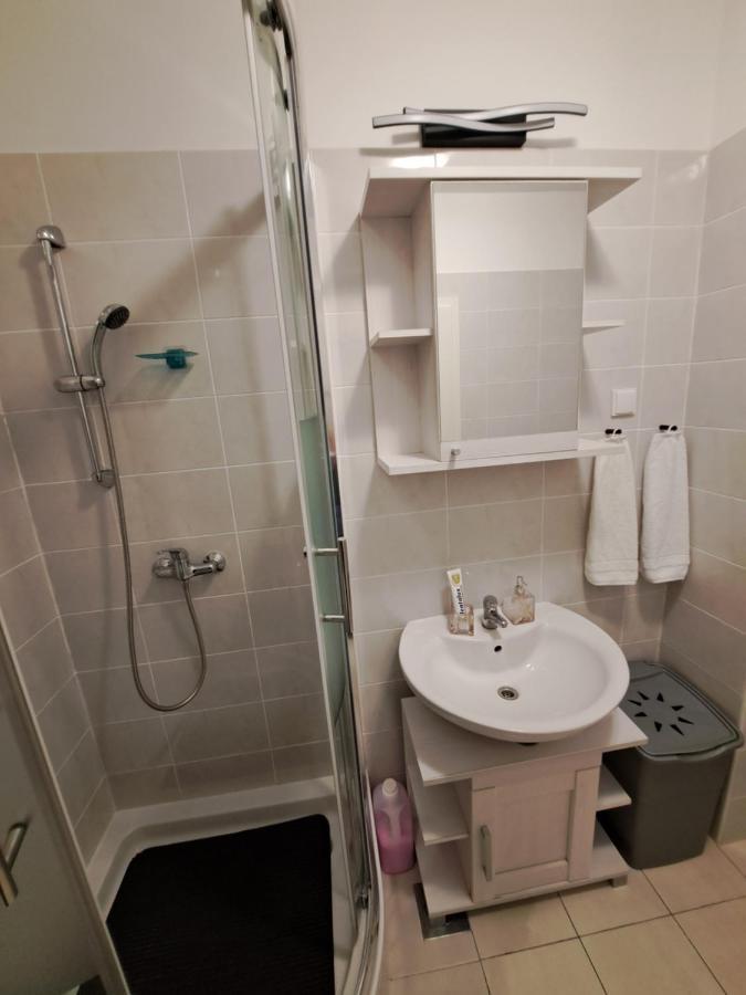 Mariposa, Apartment With Balcony, Private Parking In The Garage, Near The Biggest Shopping Center Mall Of 斯普利特 外观 照片