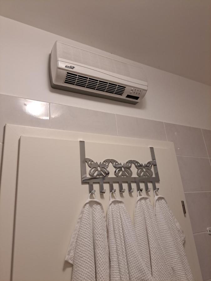 Mariposa, Apartment With Balcony, Private Parking In The Garage, Near The Biggest Shopping Center Mall Of 斯普利特 外观 照片